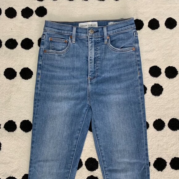 Aritzia Denim Forum The Lola High Rise Light Wash Denim Skinny Ankle Jeans - Picture 3 of 15